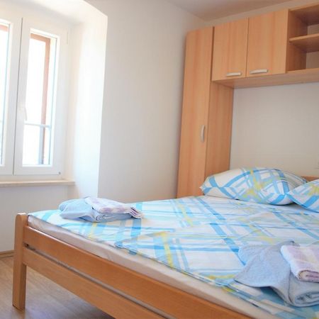Apartment Rado Vrbnik Luaran gambar