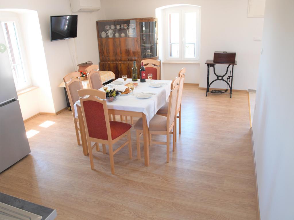 Apartment Rado Vrbnik Luaran gambar