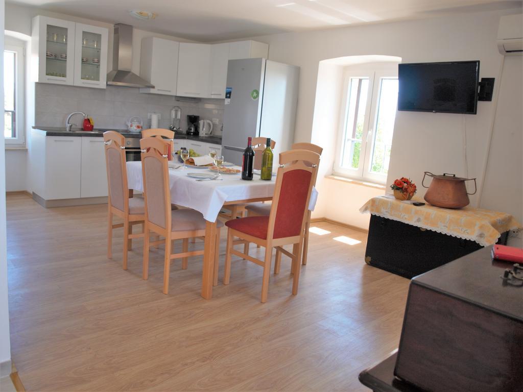 Apartment Rado Vrbnik Luaran gambar