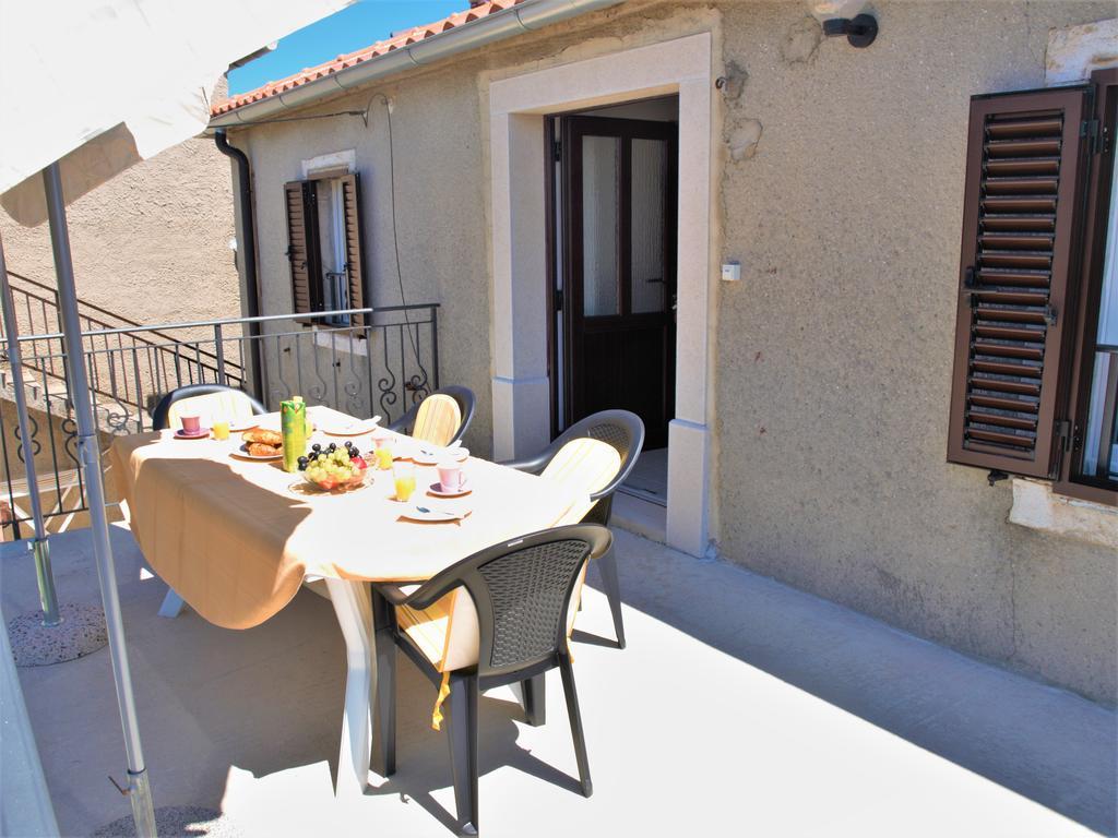 Apartment Rado Vrbnik Luaran gambar