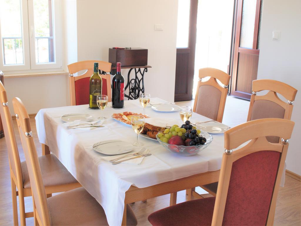 Apartment Rado Vrbnik Luaran gambar