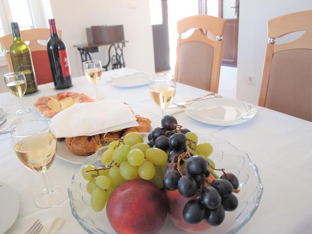 Apartment Rado Vrbnik Luaran gambar