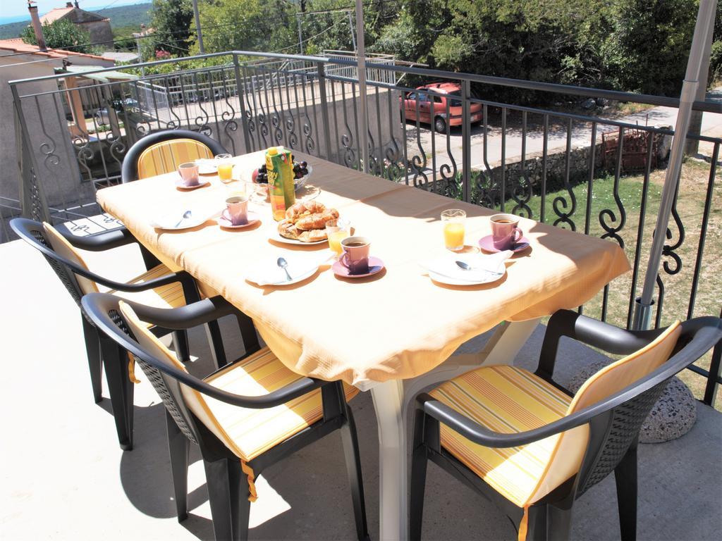 Apartment Rado Vrbnik Luaran gambar